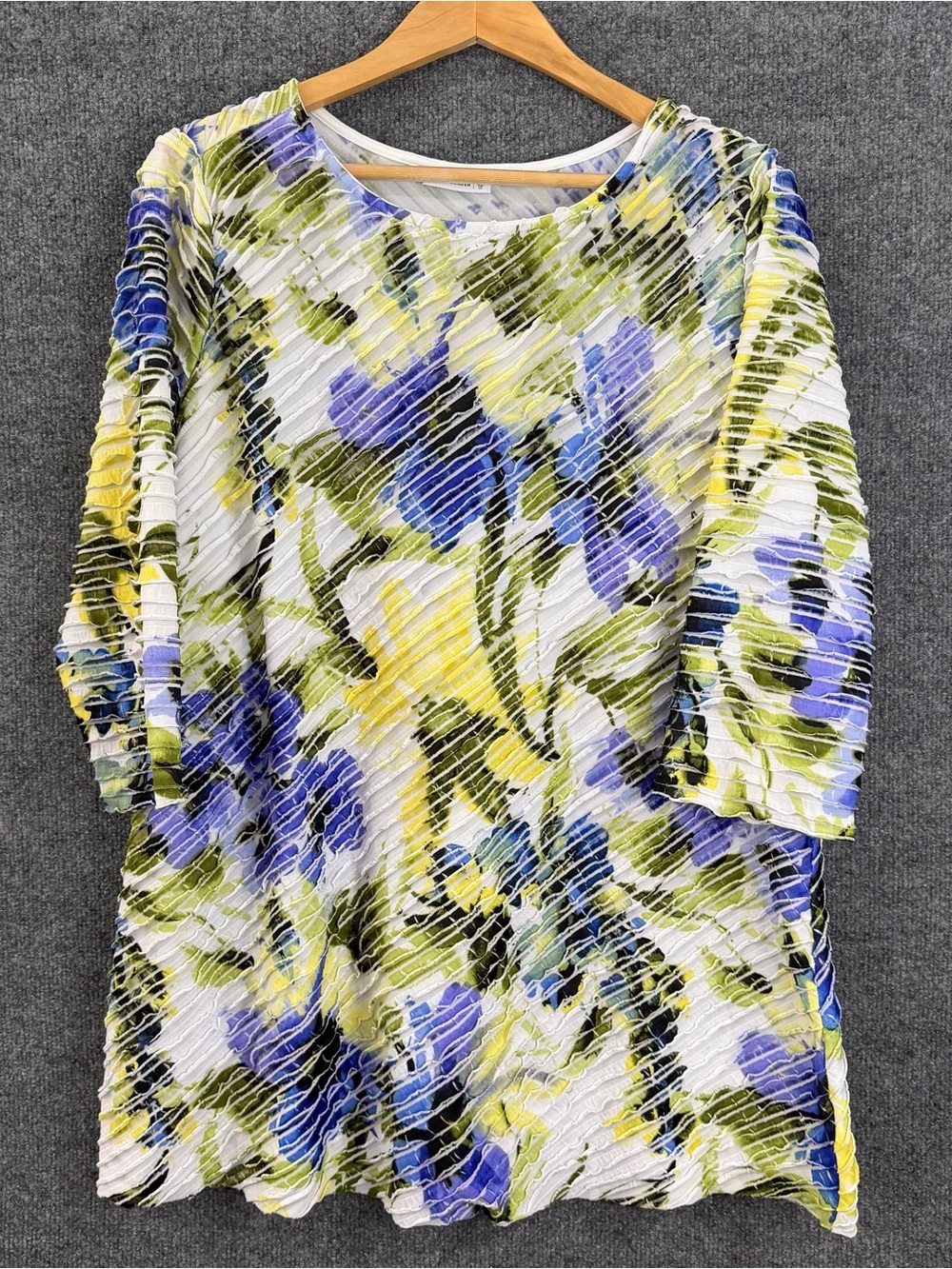 Susan Graver Womens 3/4 Sleeve Tunic Top Size 1X Abstract Floral Ruffled Stretch
